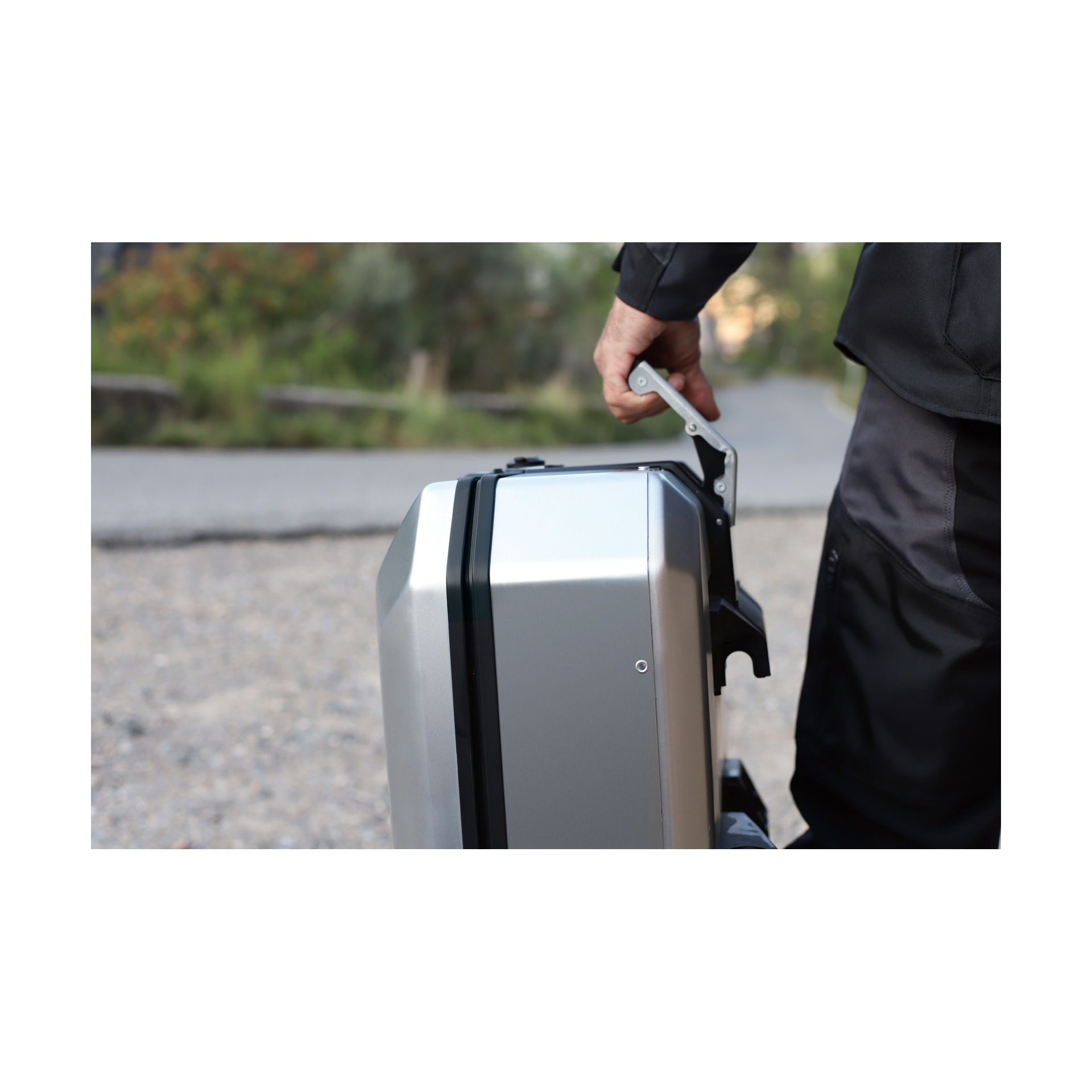 SHAD LEFT SIDE ALUMINIUM CASE TERRA 47LT SHAD LEFT SIDE ALUMINIUM CASE TERRA 47LT