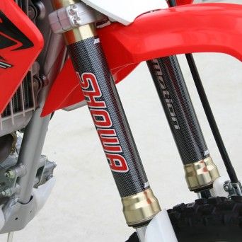 DIRT FREAK AUTOC.FORQUETA SHOWA CARBONO/VERMELHO DIRT FREAK AUTOC.FORQUETA SHOWA CARBONO/VERMELHO