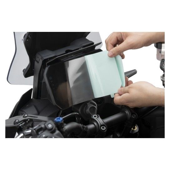 PUIG TRACER 9 GT 2025 PELICULA DISPLAY